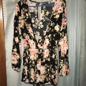 NWOT‼️Make an offer‼️‼️‼️Floral Romper